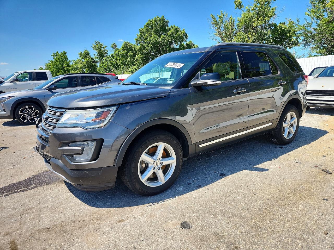 Salvage Ford Explorer Image