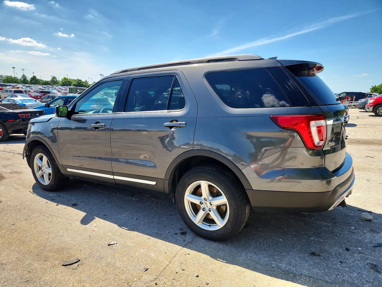 Ford Explorer Xlt
