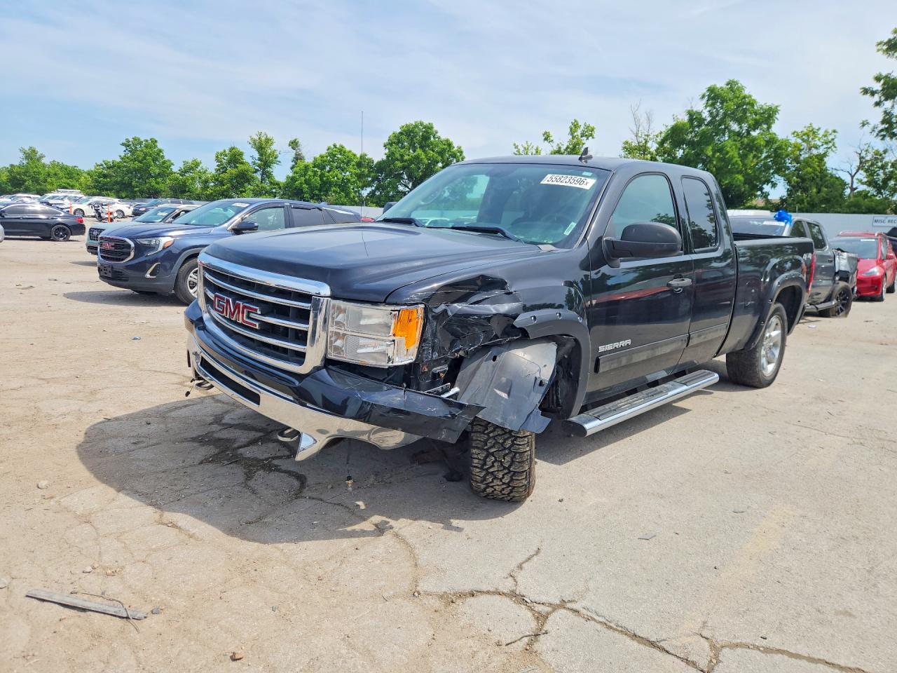 Salvage GMC Sierra Image