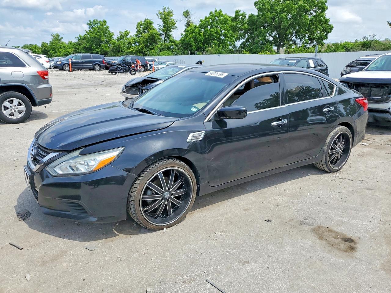 Salvage Nissan Altima Image