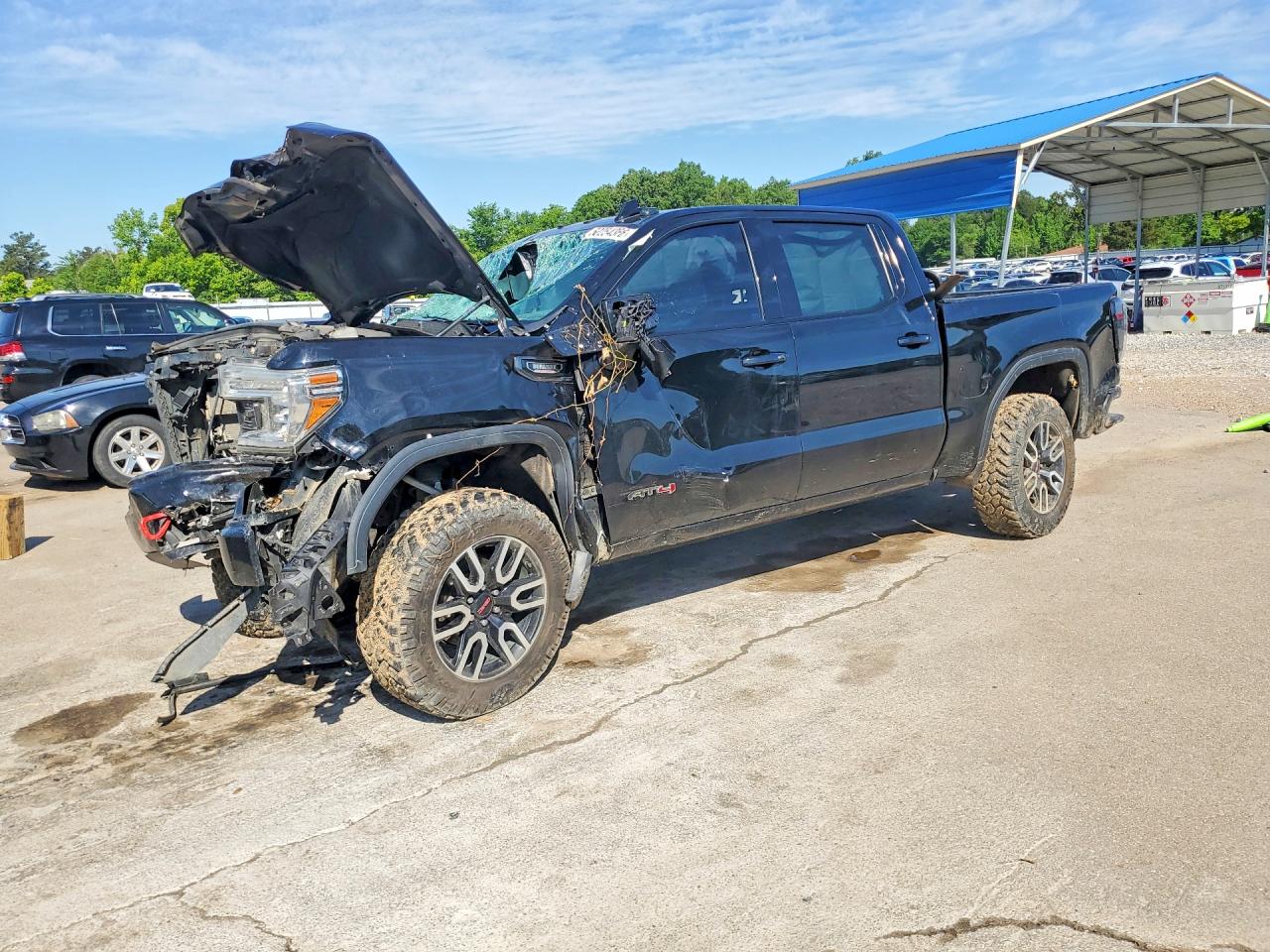 Salvage GMC Sierra Image