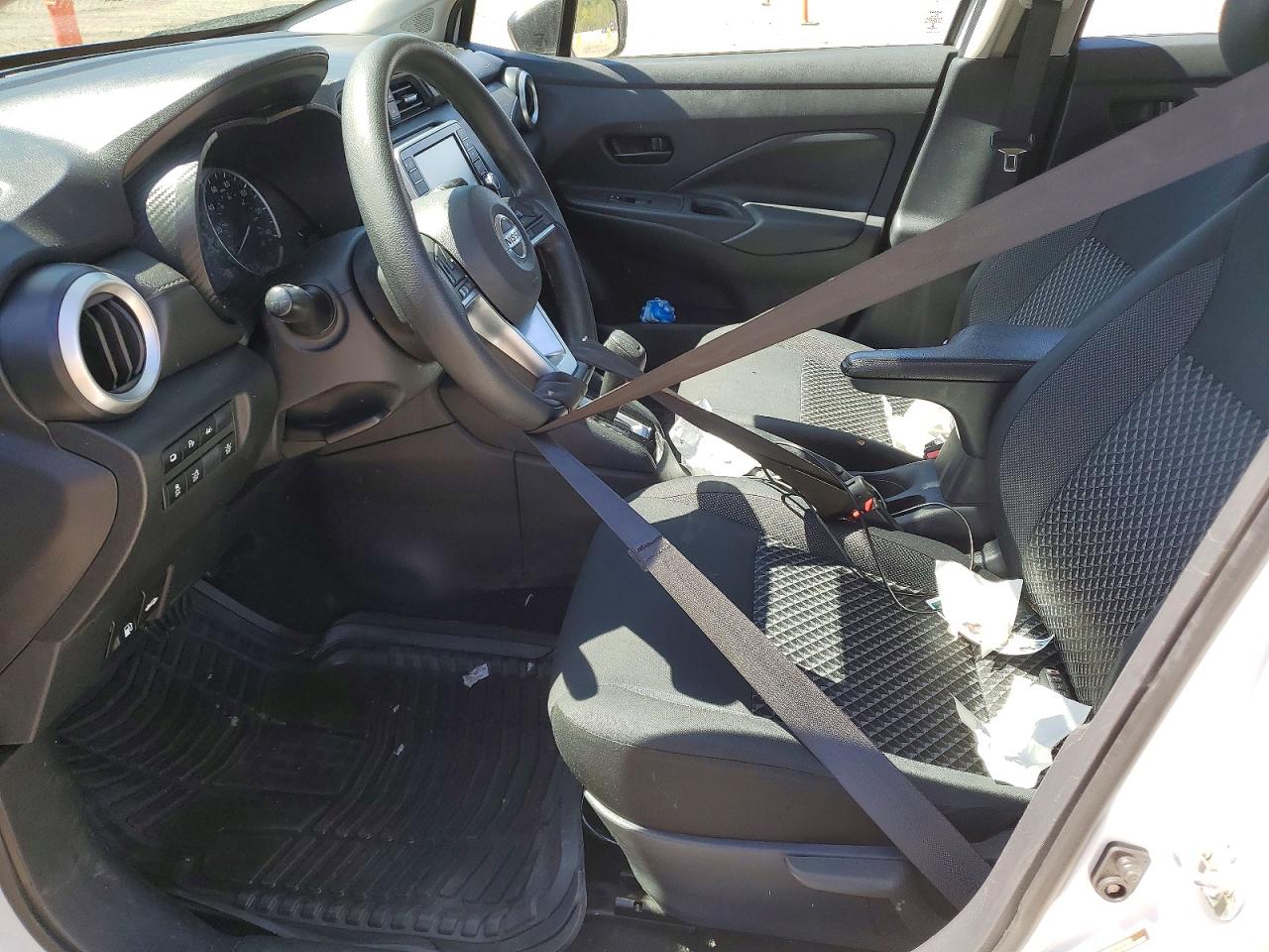 Nissan Versa S