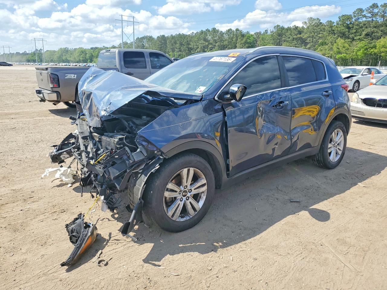 Salvage Kia Sportage Image