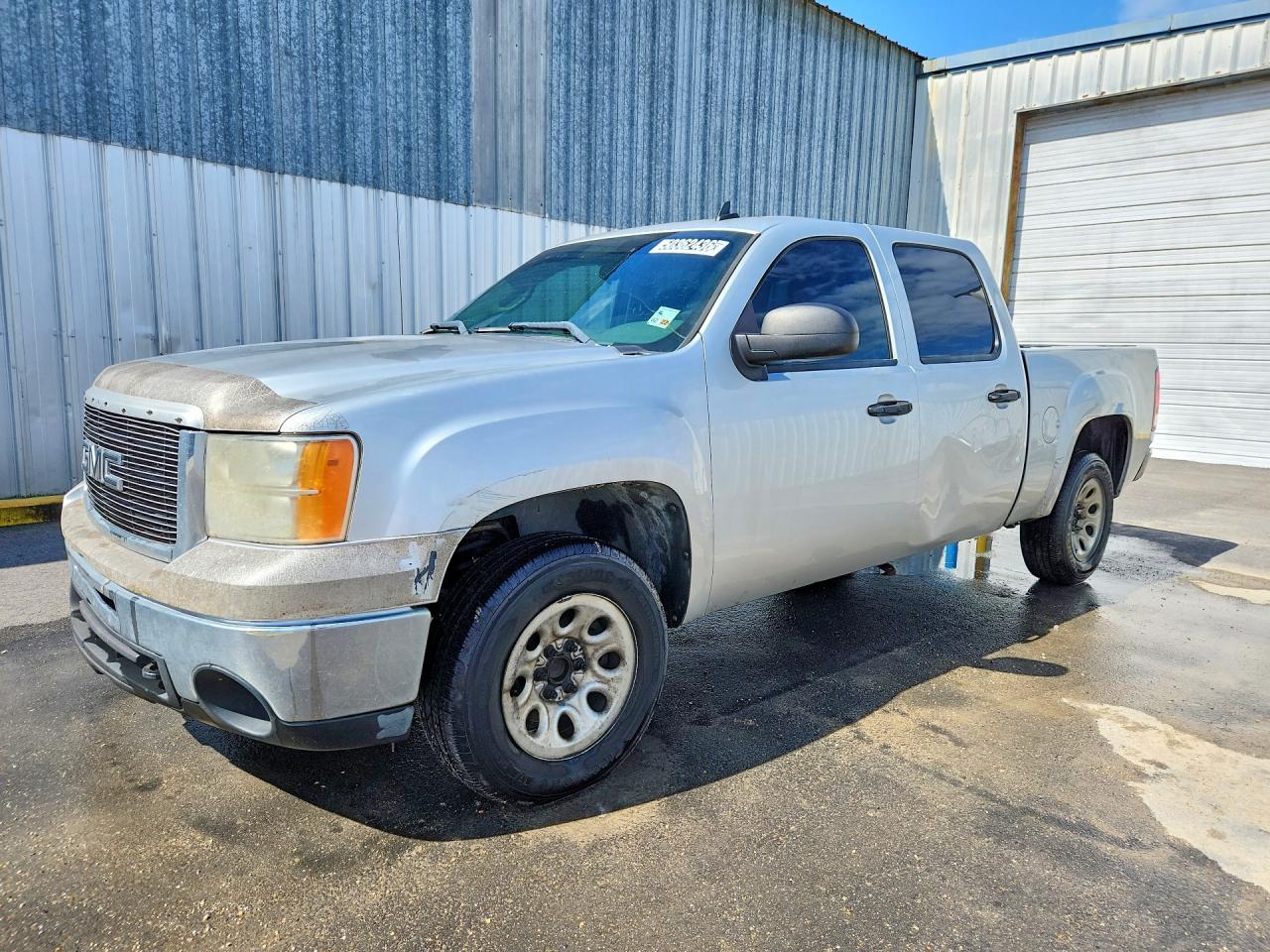 Salvage GMC Sierra Image