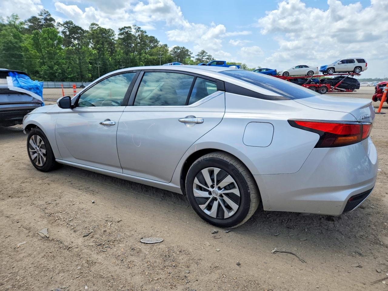 Nissan Altima S