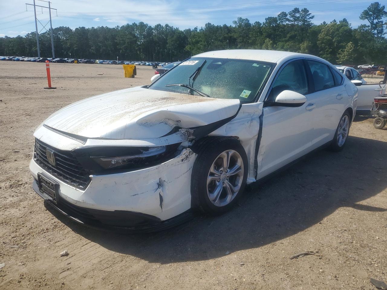 Salvage Honda Accord Image