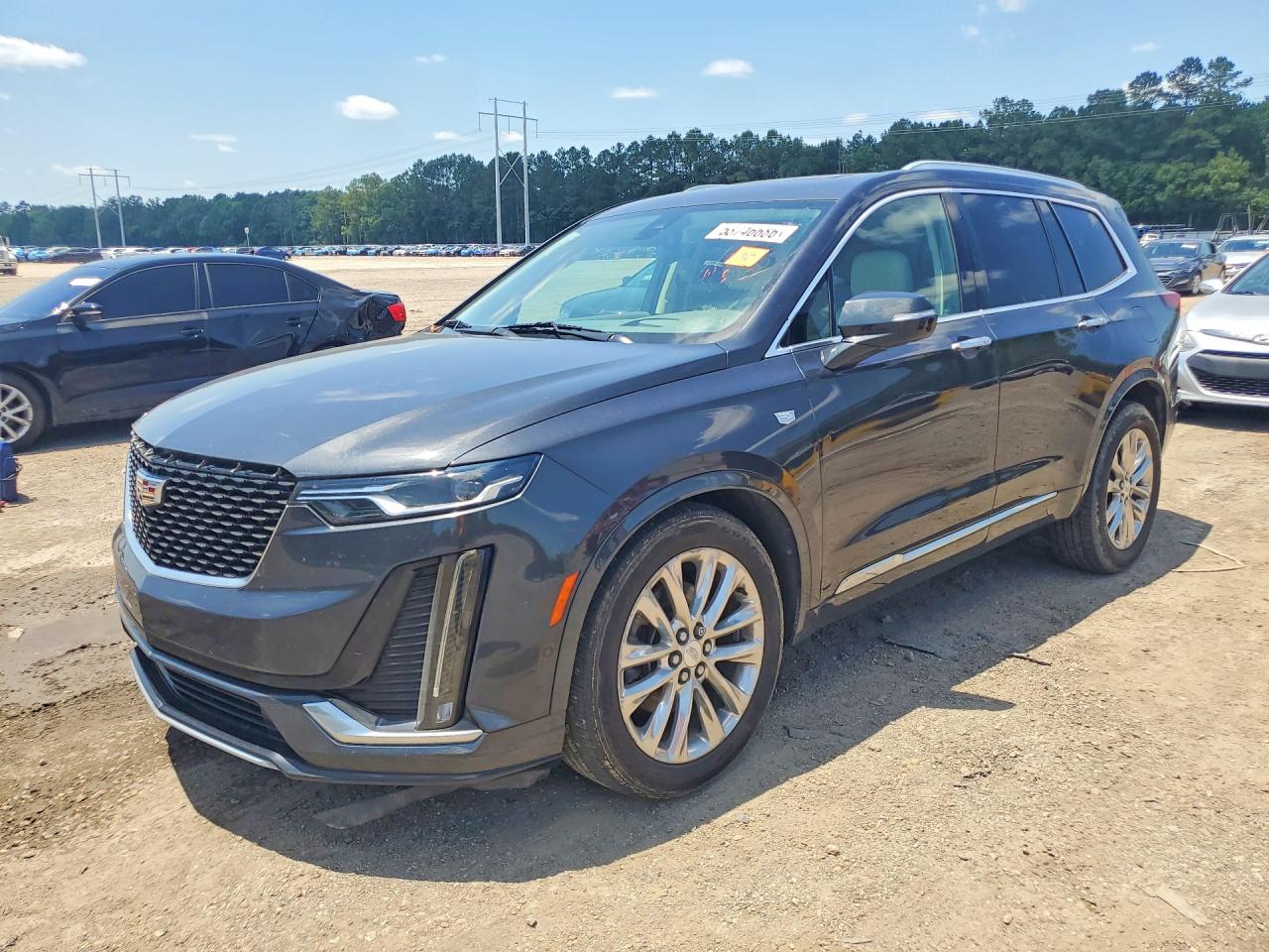 Salvage Cadillac XT6 Image
