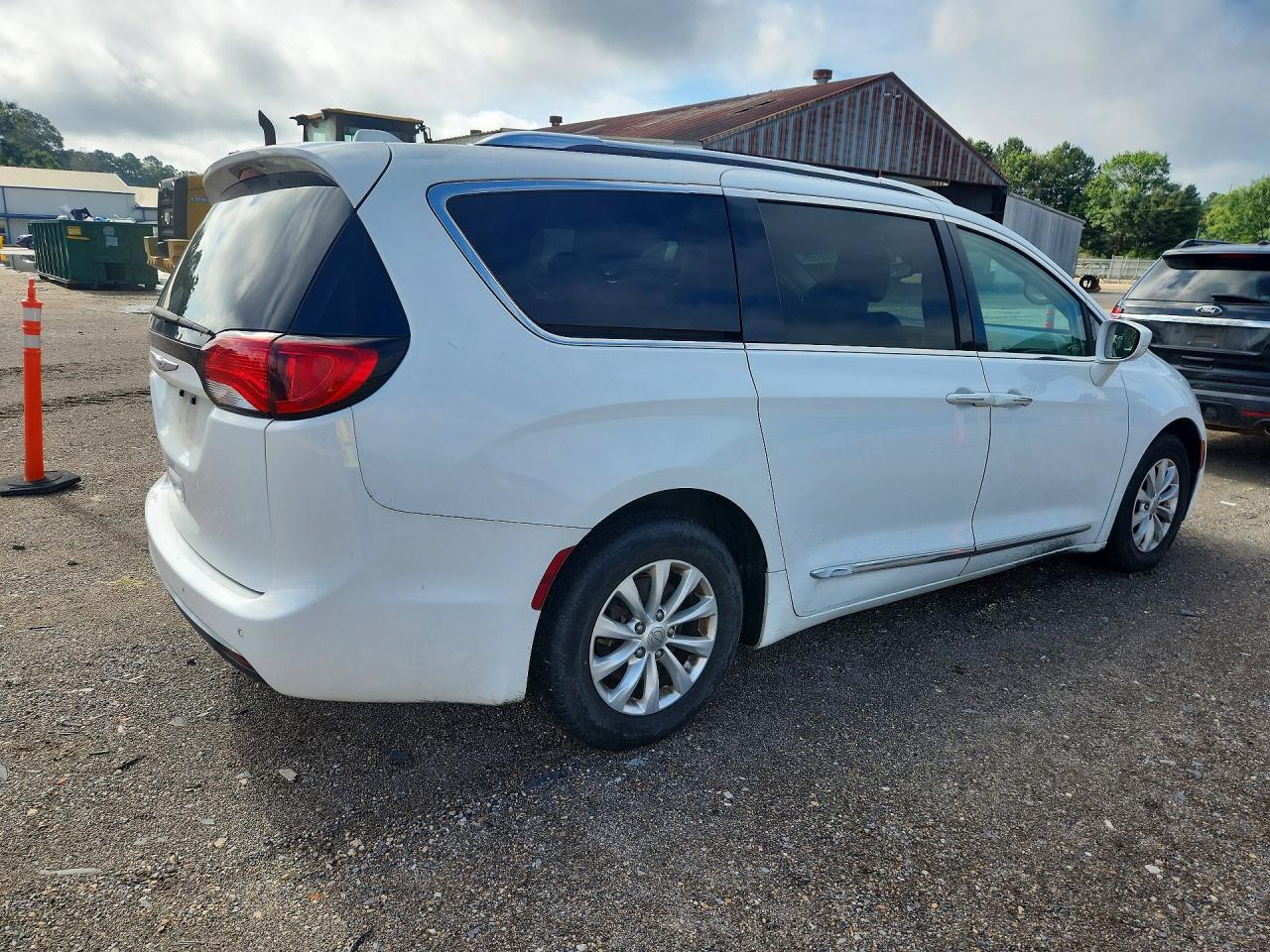 Chrysler Pacifica Touring L