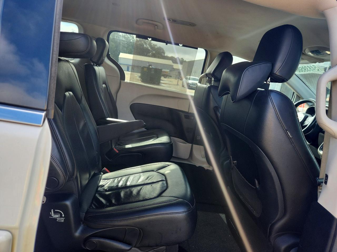 Chrysler Pacifica Touring L