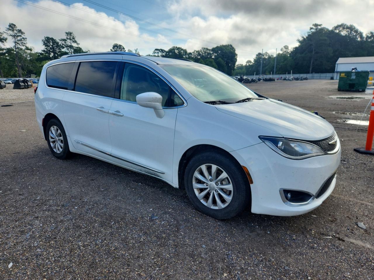 Chrysler Pacifica Touring L