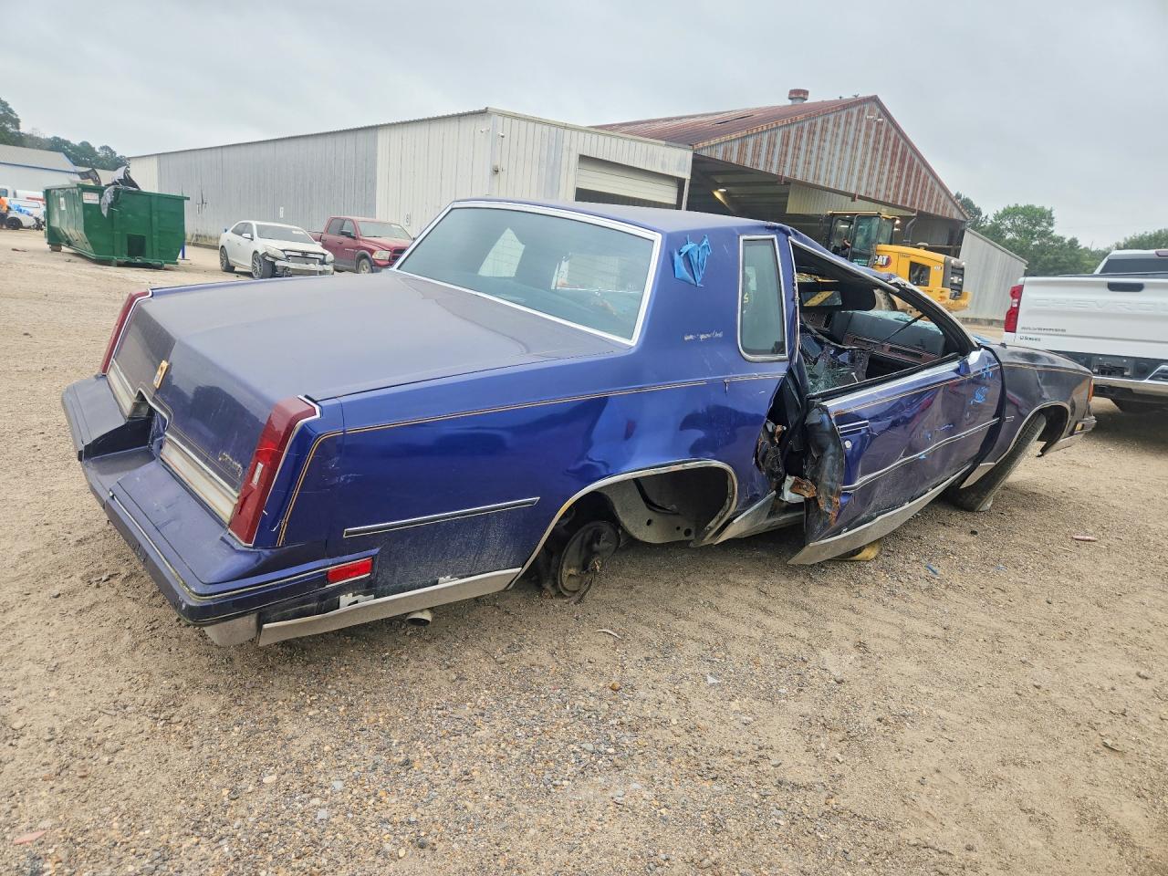 Oldsmobile Cutlass Classic
