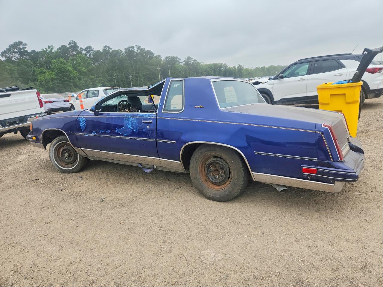 Oldsmobile Cutlass Classic