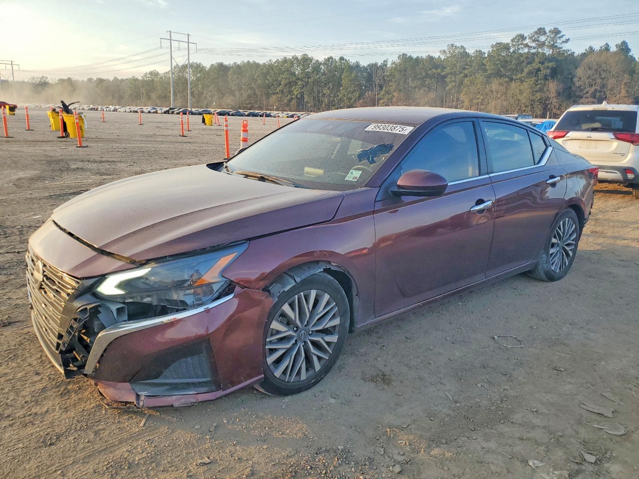 Salvage Nissan Altima Image