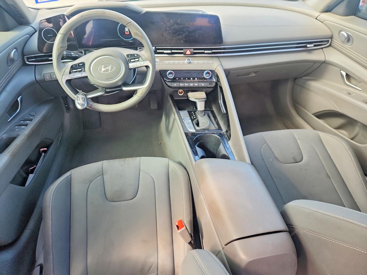 Hyundai ELANTRA Sel