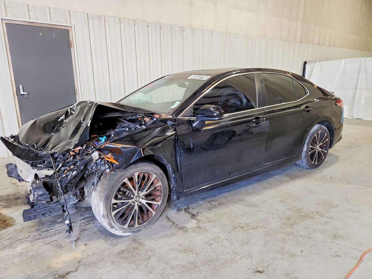 Salvage Toyota Camry Image