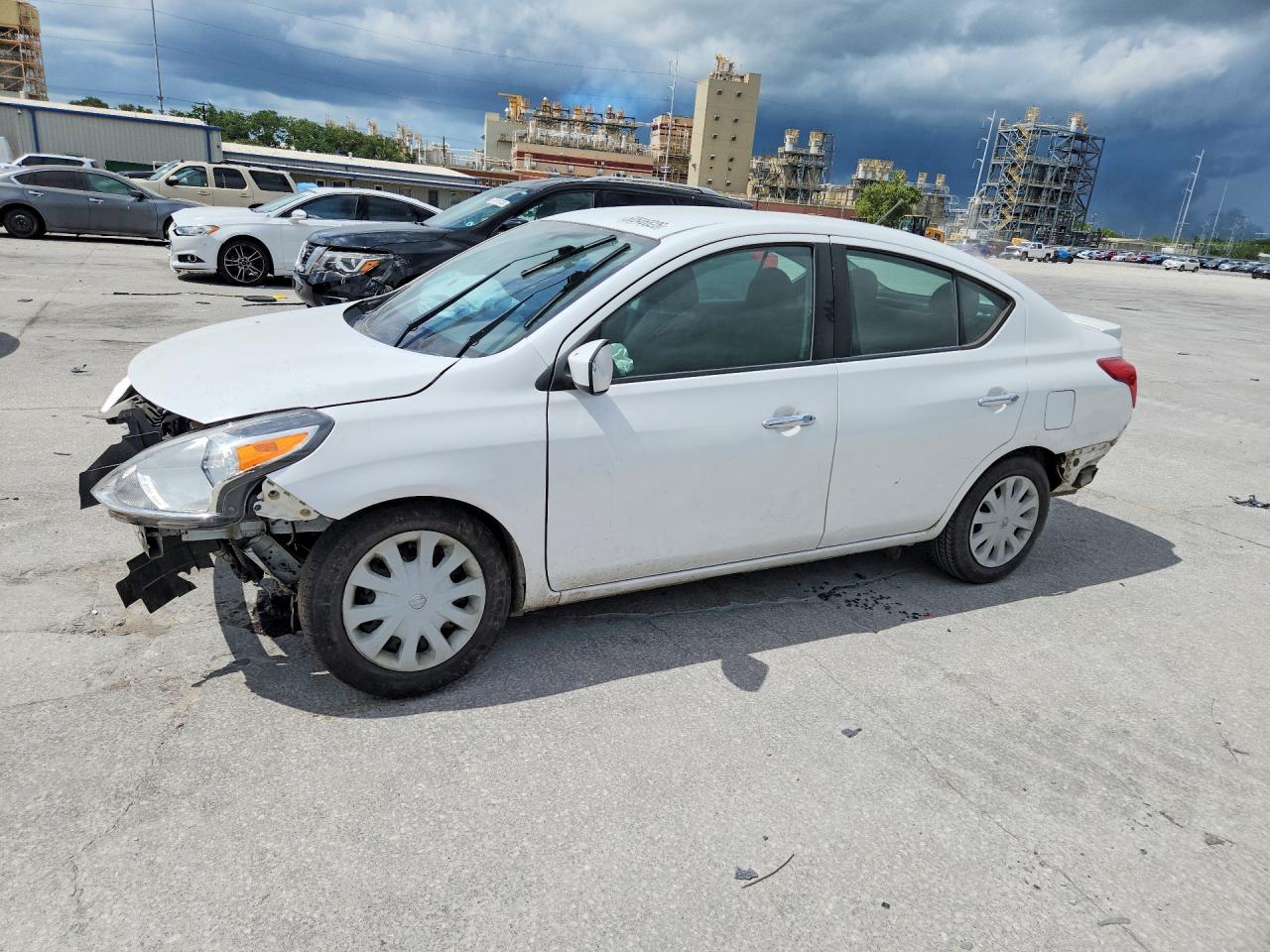 Salvage Nissan Versa Image