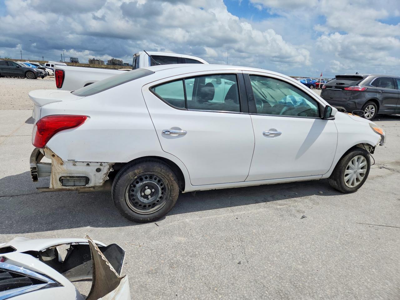 Nissan Versa Sv