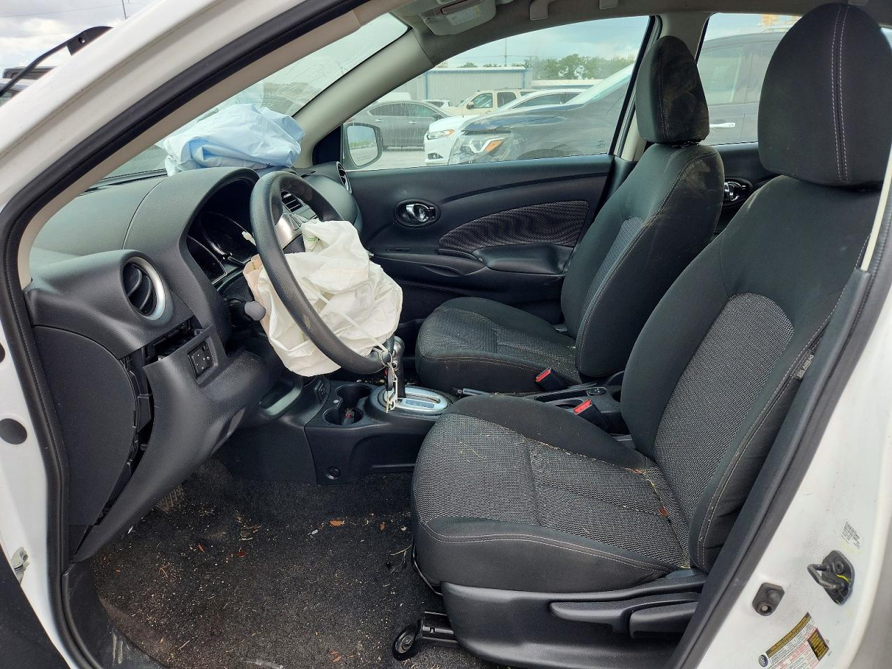Nissan Versa Sv