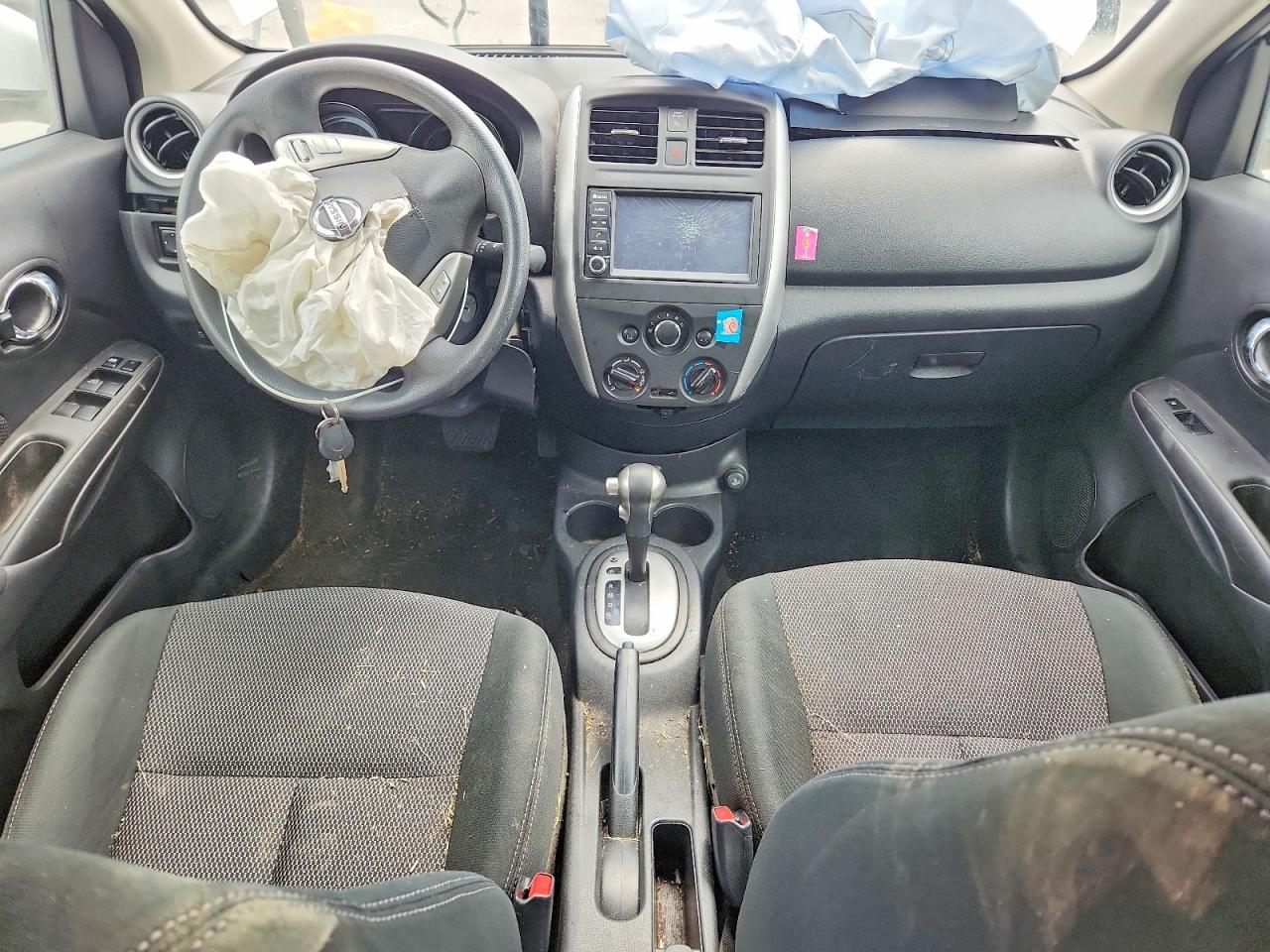 Nissan Versa Sv
