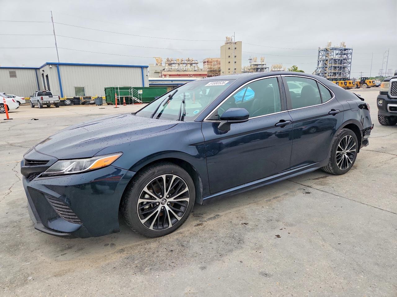 Salvage Toyota Camry Image