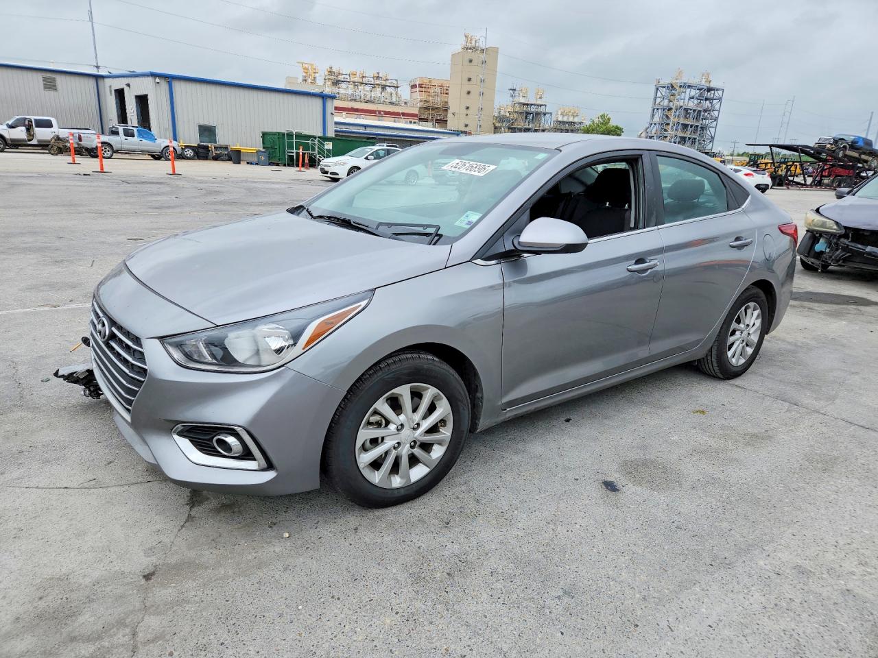 Salvage Hyundai ACCENT Image