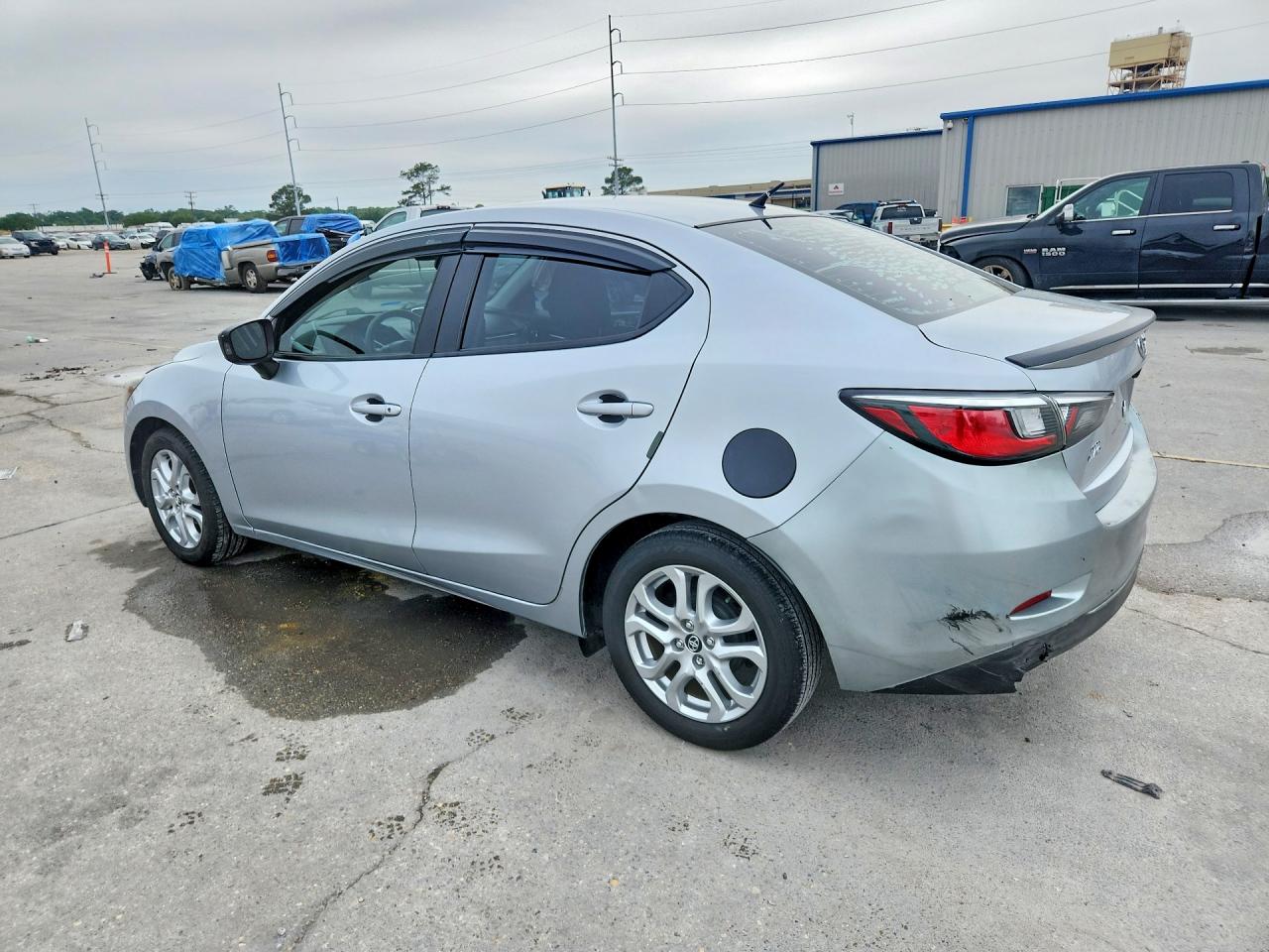 Toyota Yaris Base
