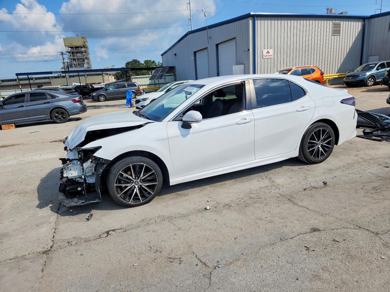 Salvage Toyota Camry Image
