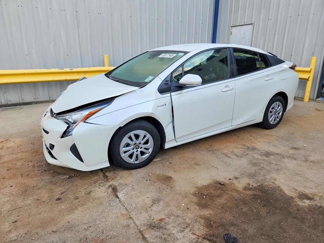 Salvage Toyota Prius Image
