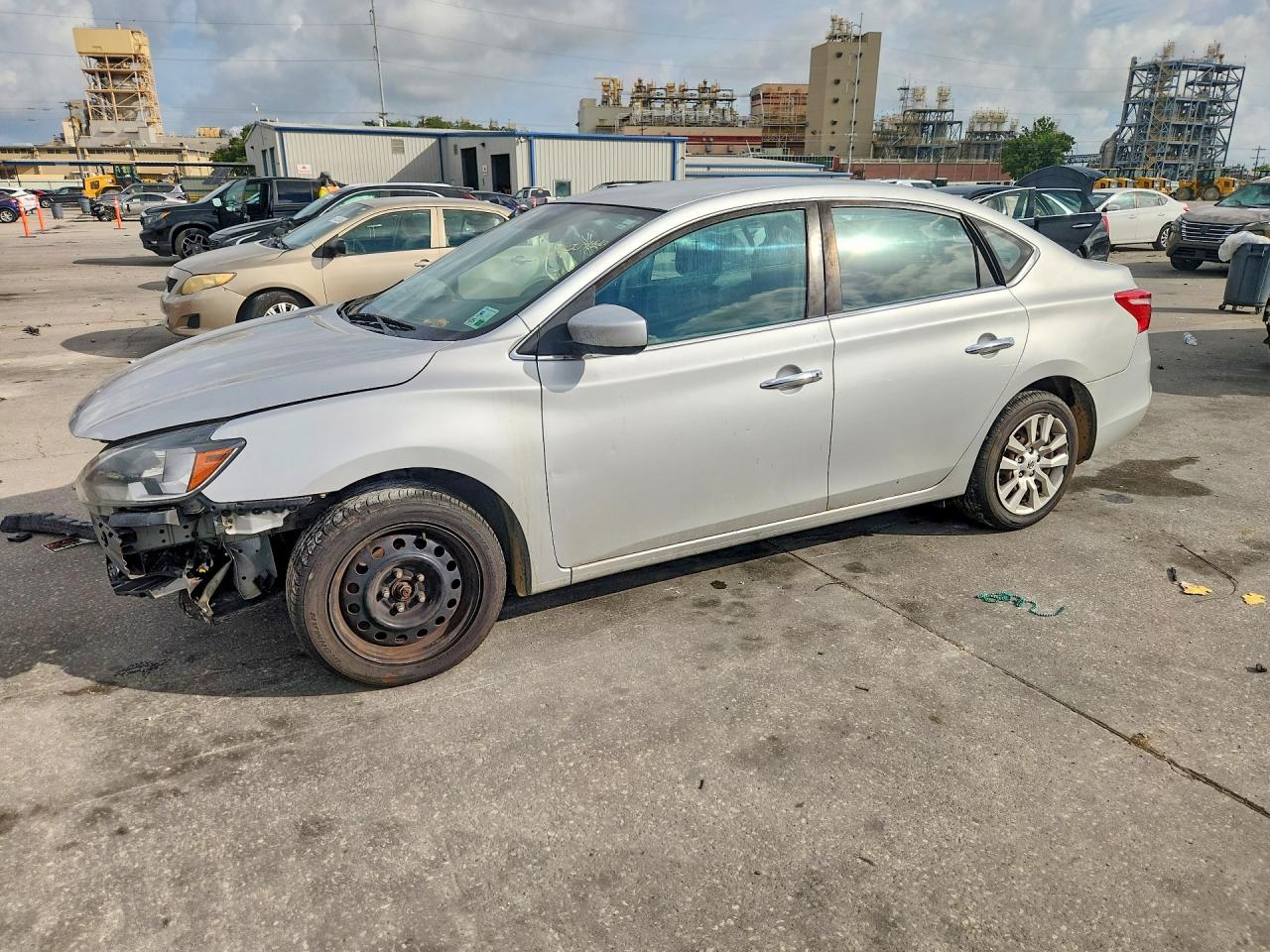 Salvage Nissan Sentra Image