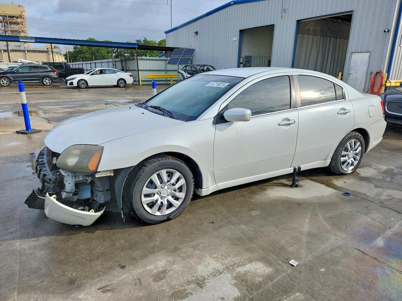 Salvage Mitsubishi Galant Image