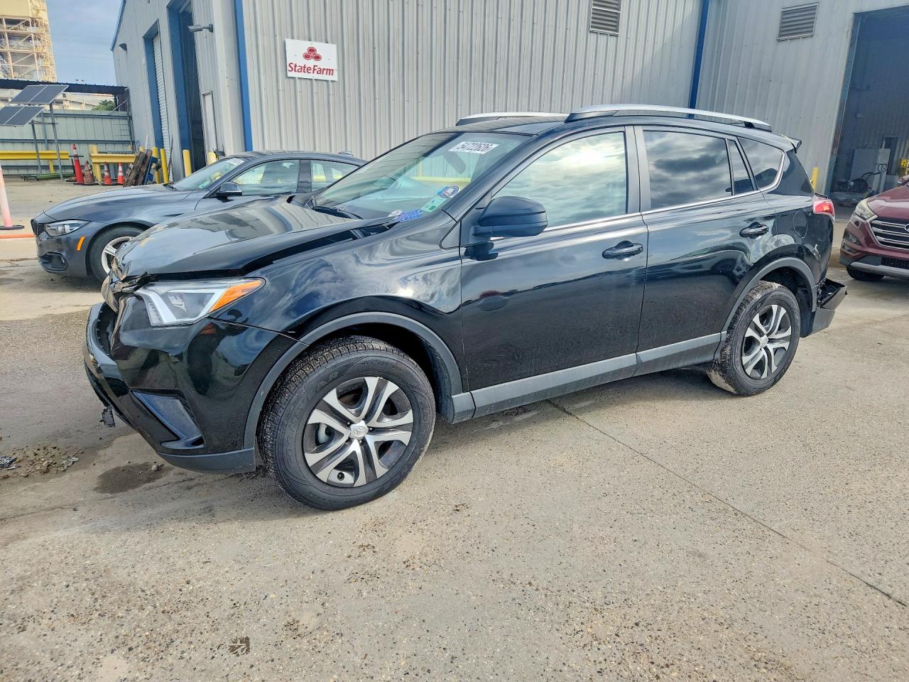 Salvage Toyota RAV4 Image