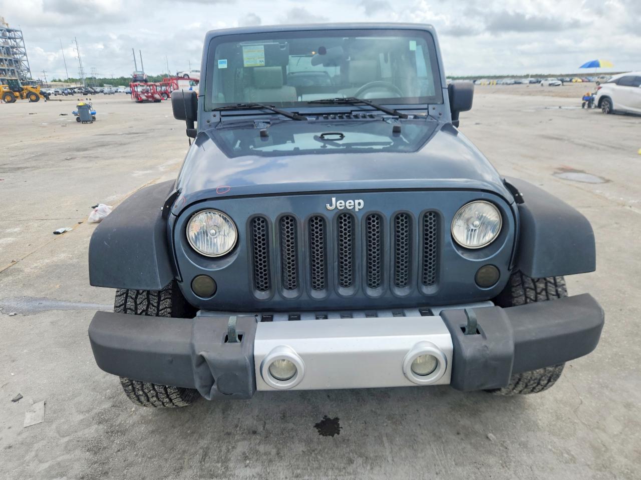 Jeep Wrangler Sahara