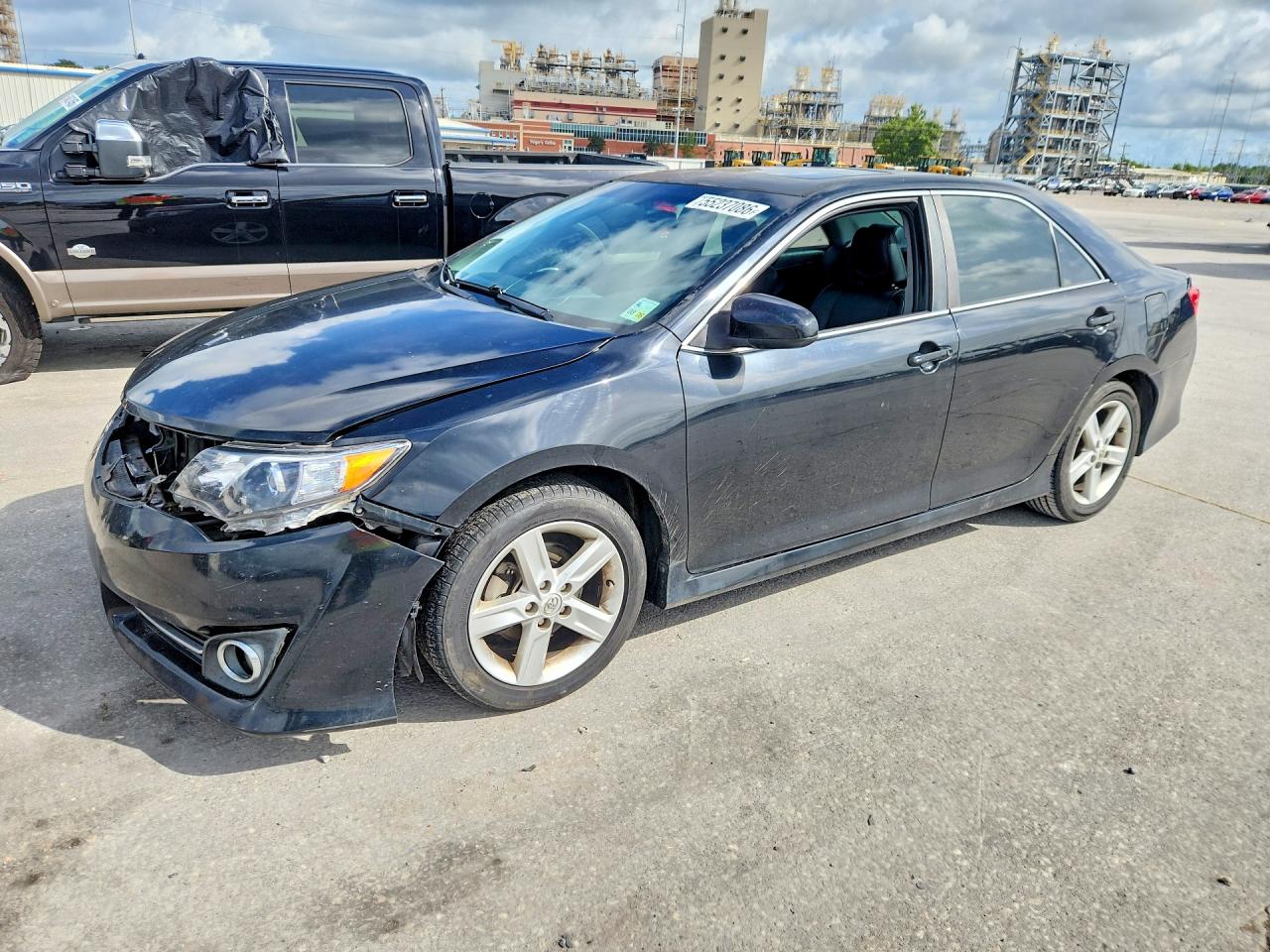 Salvage Toyota Camry Image