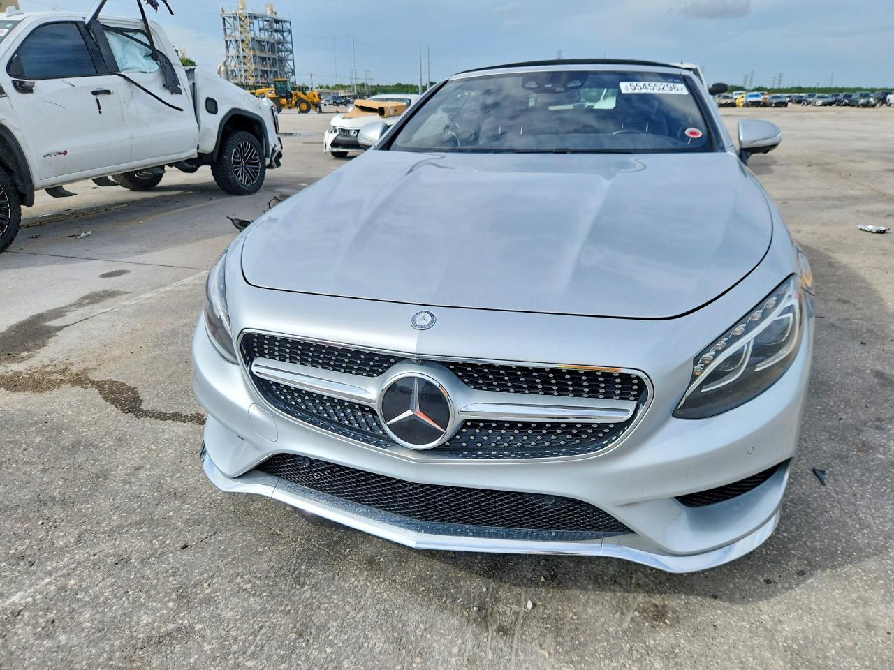 Mercedes-Benz S-Class 550