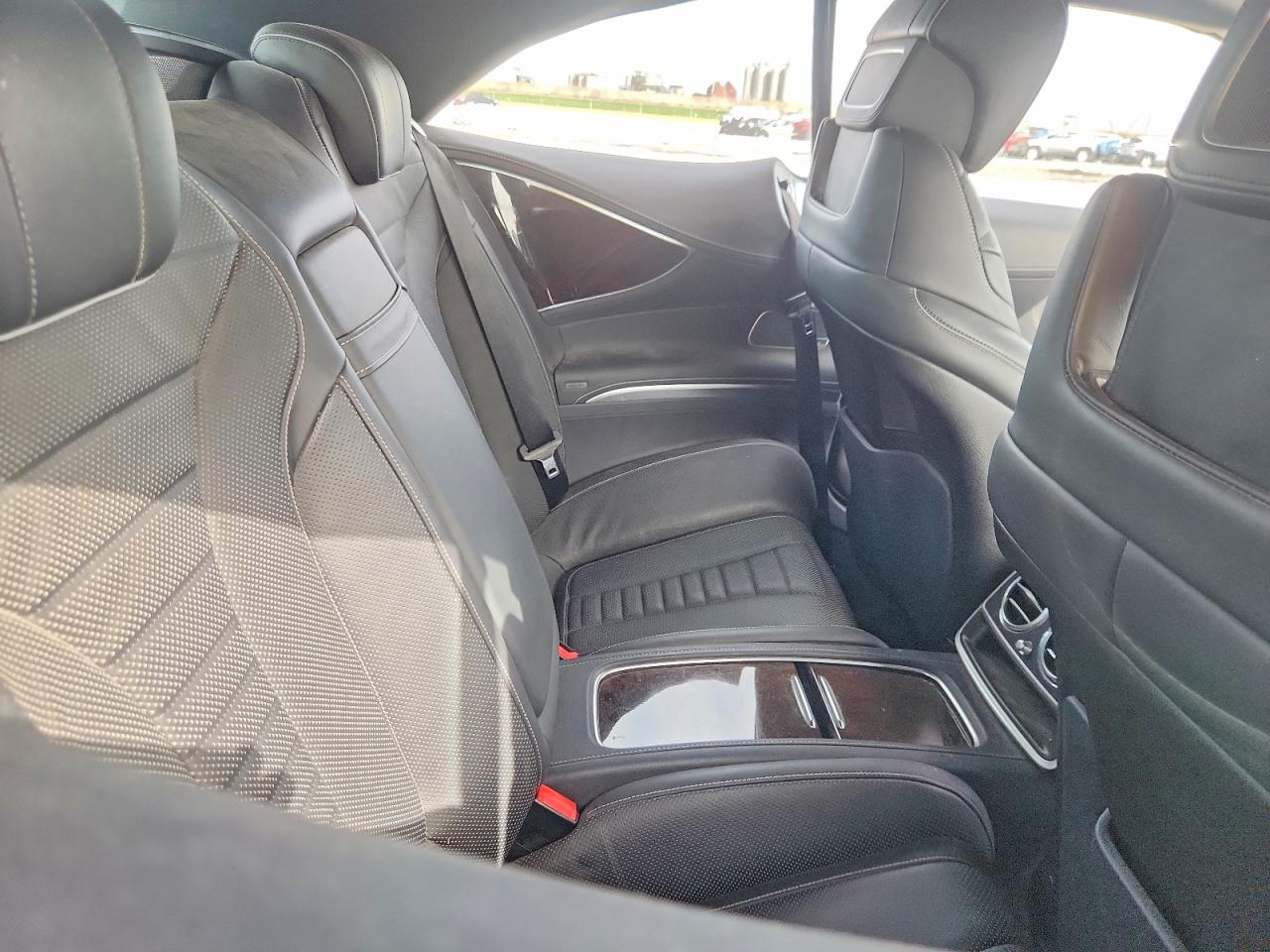 Mercedes-Benz S-Class 550