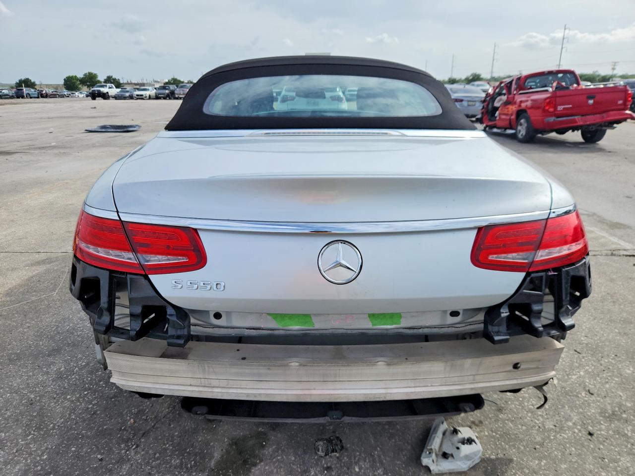Mercedes-Benz S-Class 550
