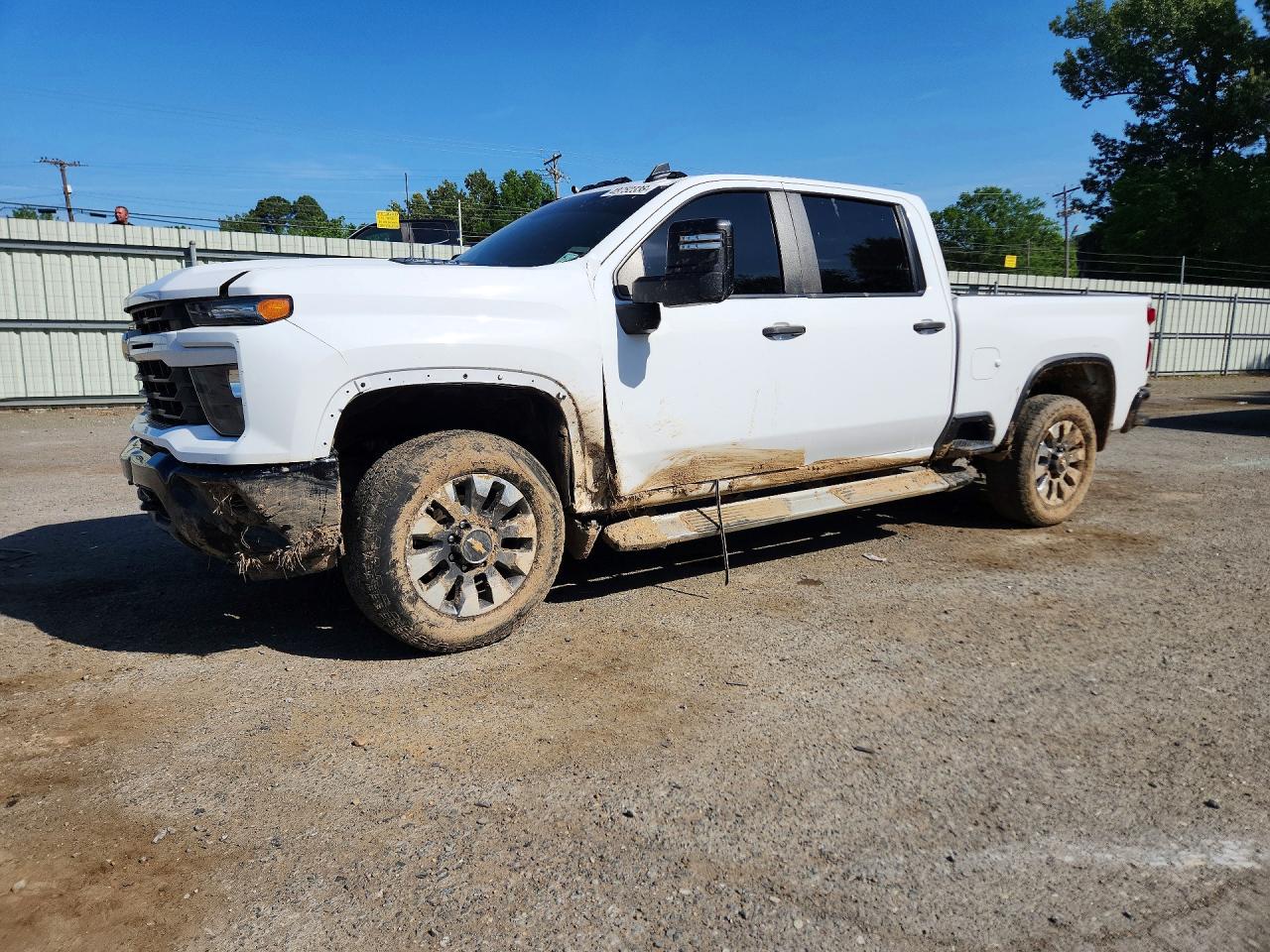 Salvage Chevrolet Silverado Image