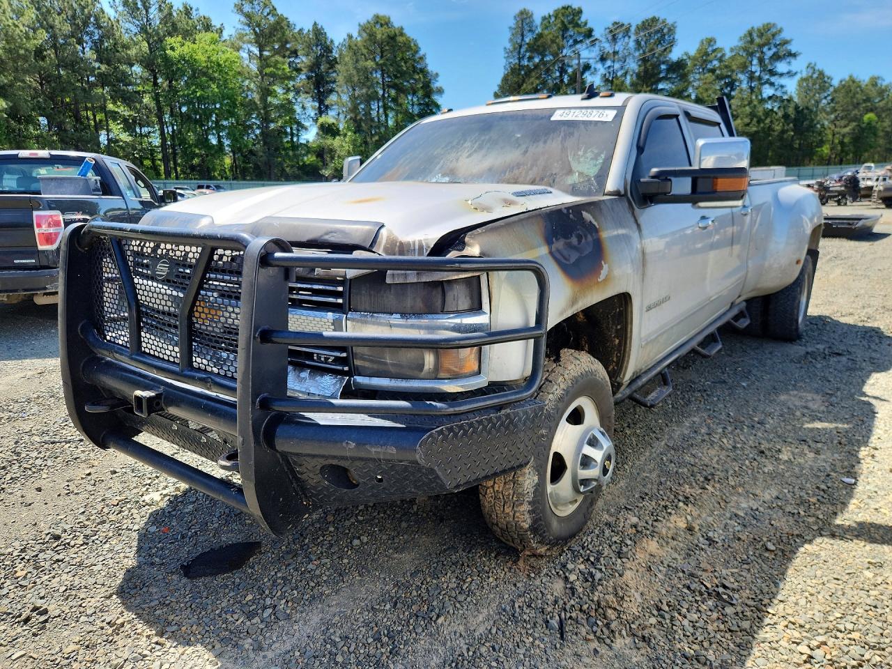 Salvage Chevrolet Silverado Image