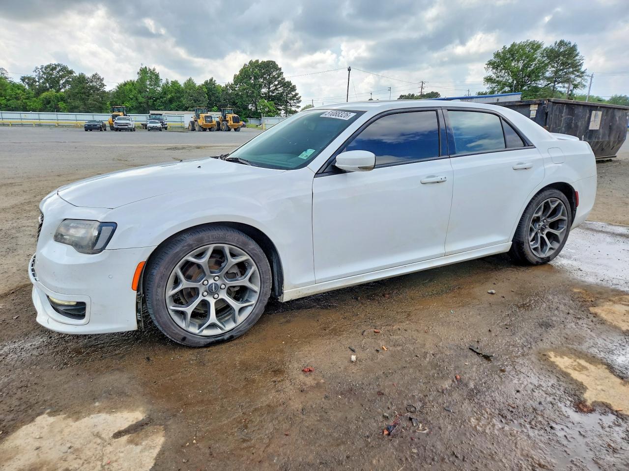Salvage Chrysler 300 Image