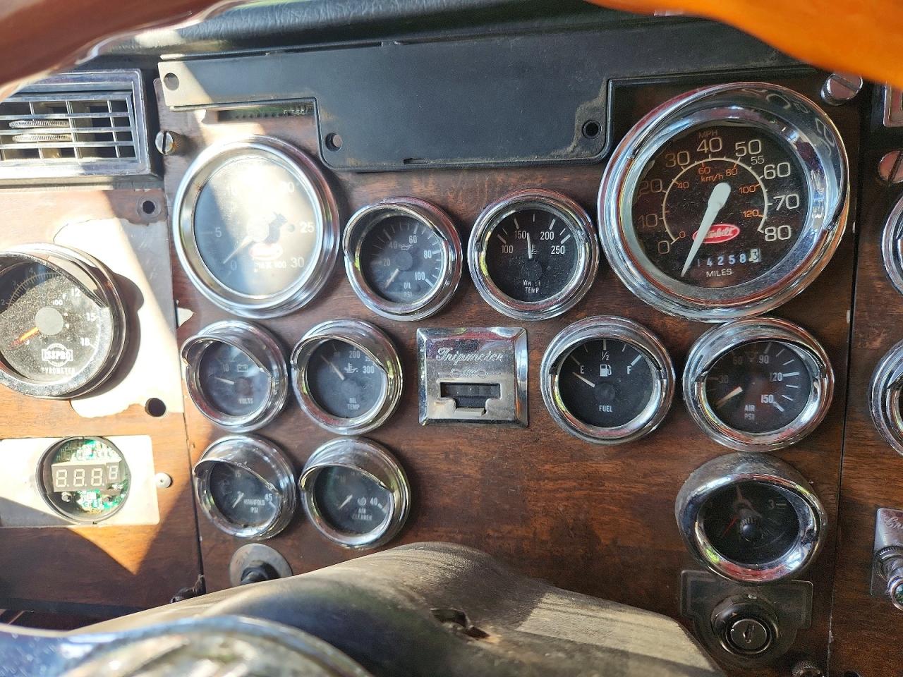 Peterbilt 379