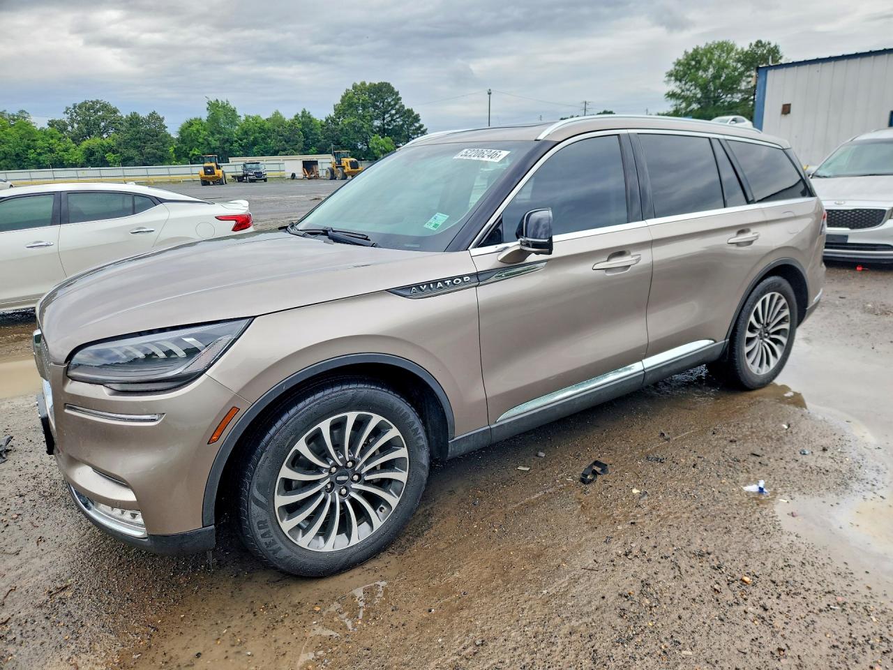 Salvage Lincoln Aviator Image