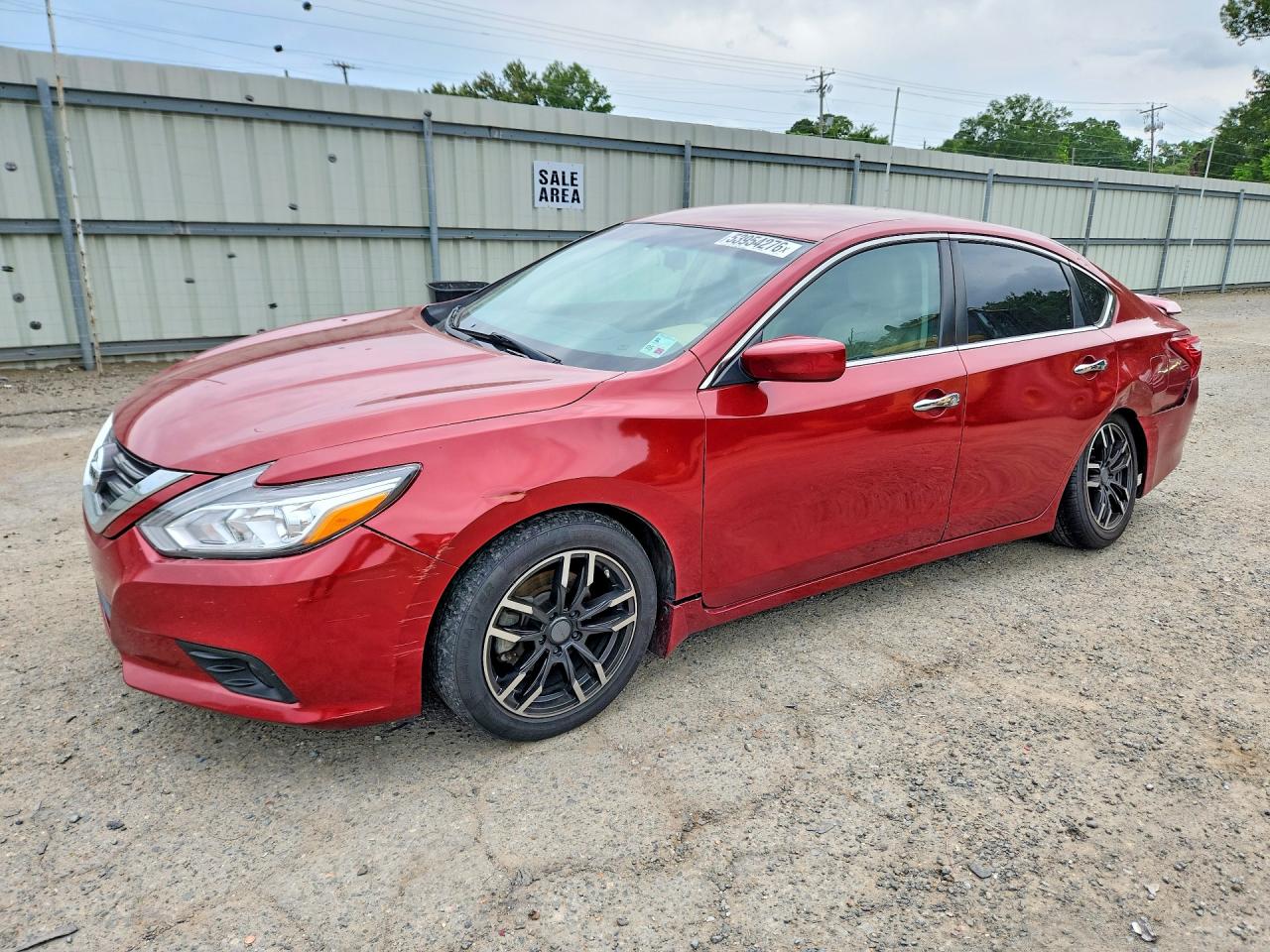 Salvage Nissan Altima Image