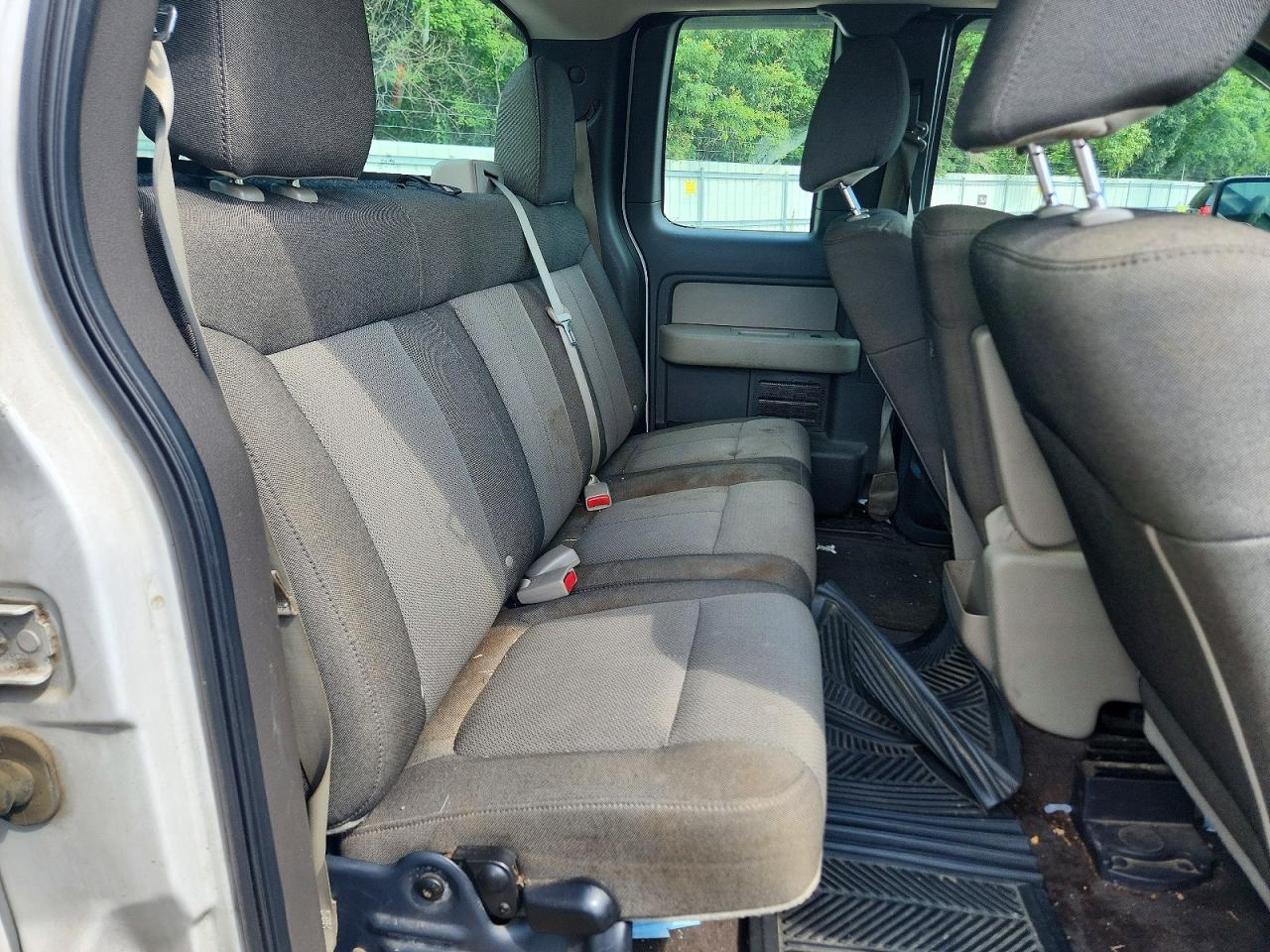 Ford F-150 Super Cab