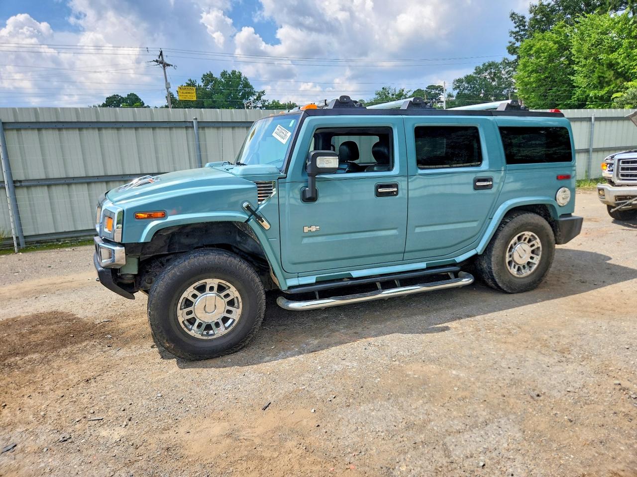 Salvage HUMMER H2 Image