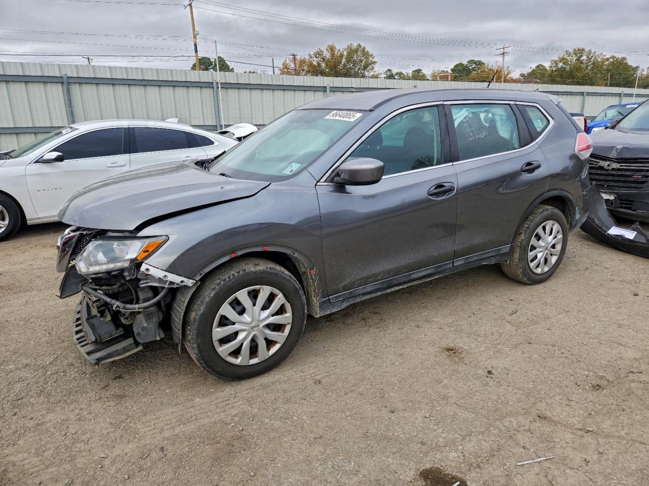 Salvage Nissan Rogue Image