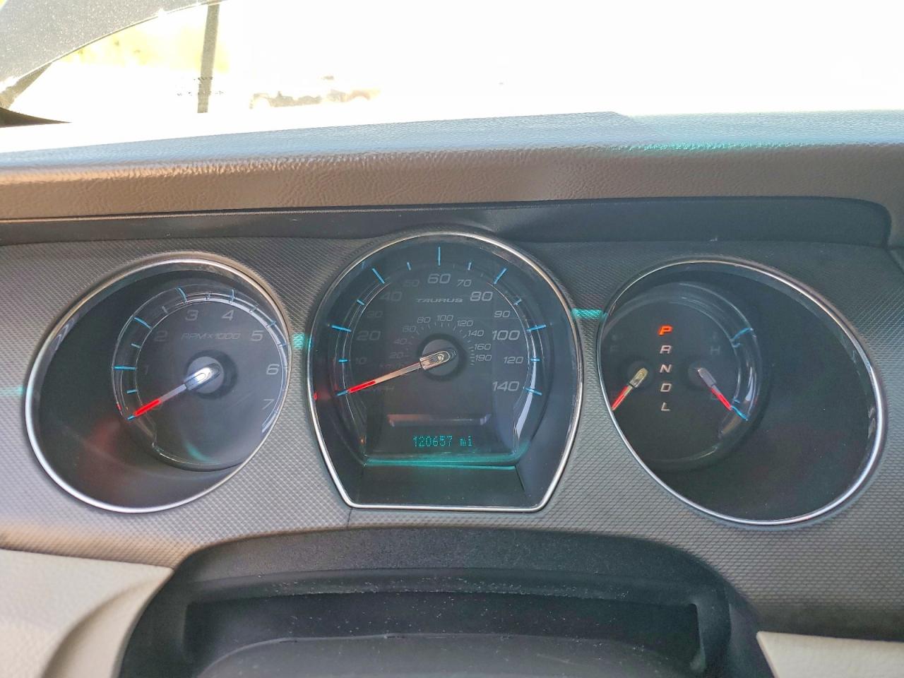Ford Taurus Se
