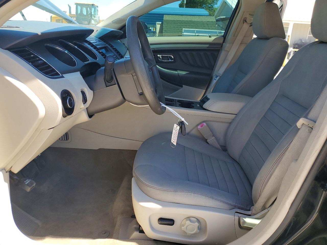 Ford Taurus Se