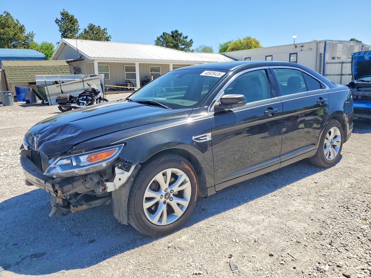 Salvage Ford Taurus Image