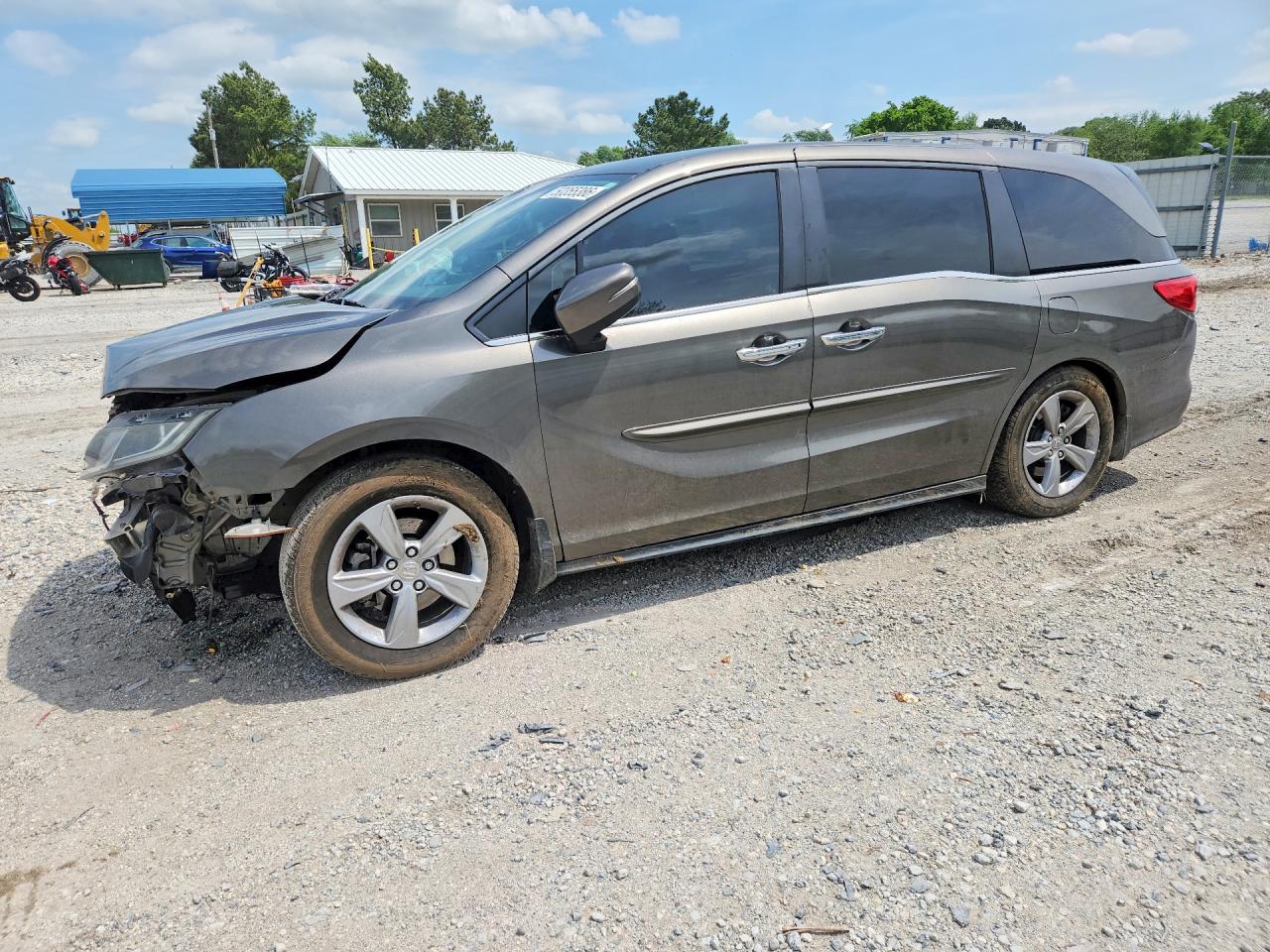 Salvage Honda Odyssey Image