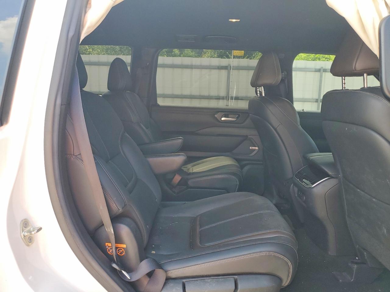 Nissan Armada Sl